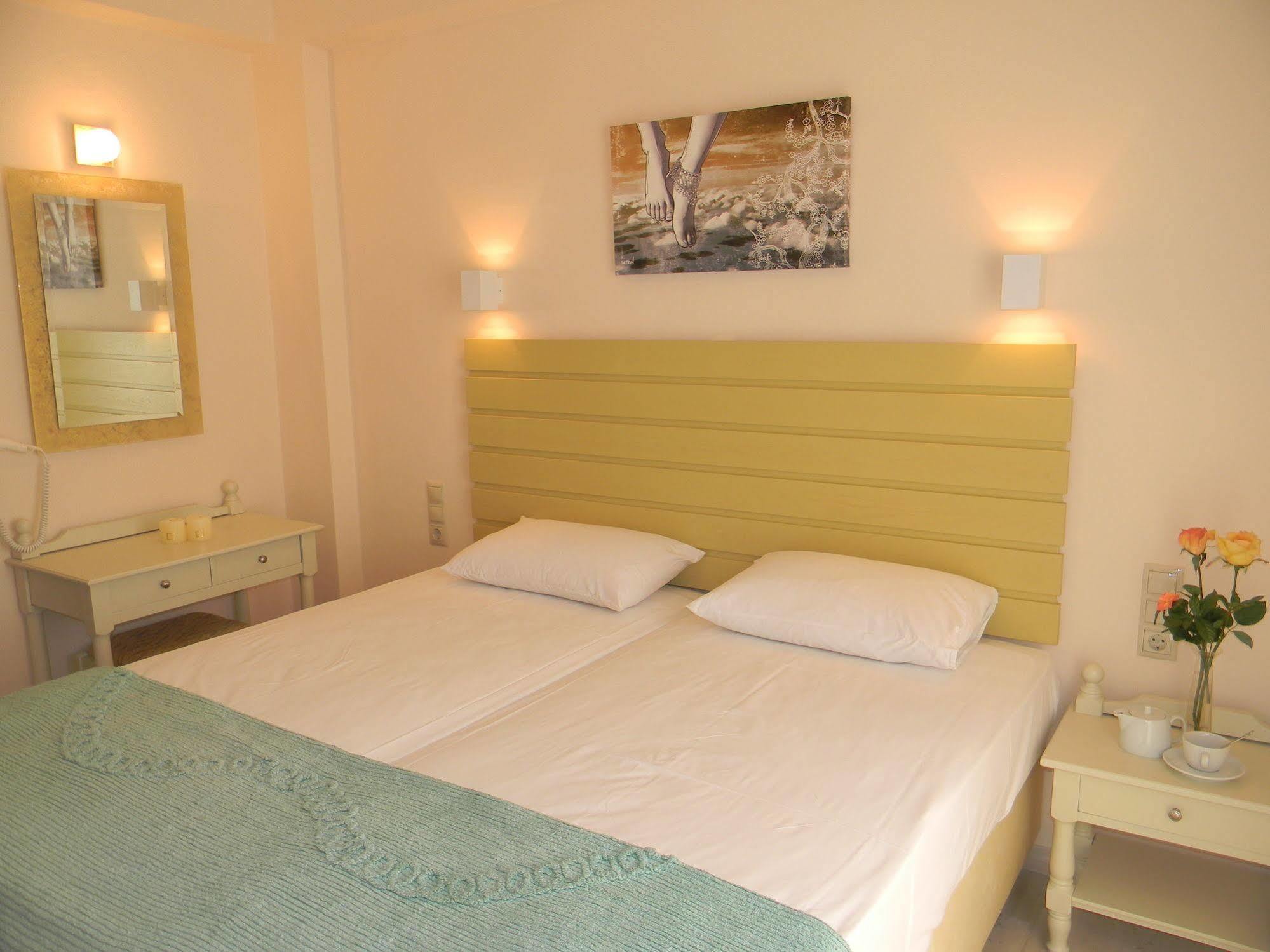 Margo Studios Naxos City Exteriör bild