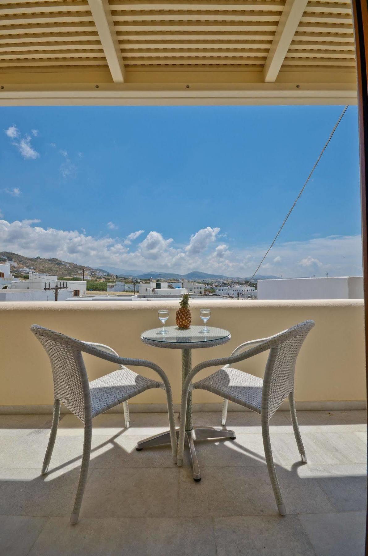 Margo Studios Naxos City Exteriör bild