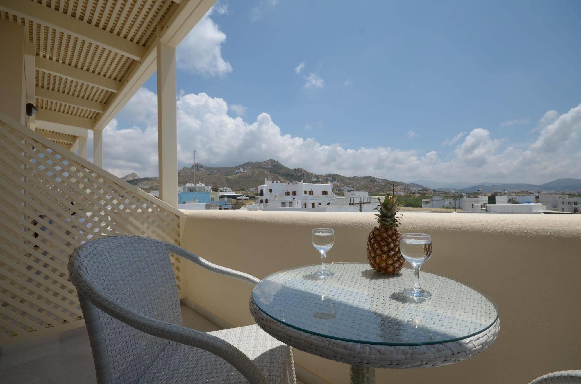 Margo Studios Naxos City Exteriör bild