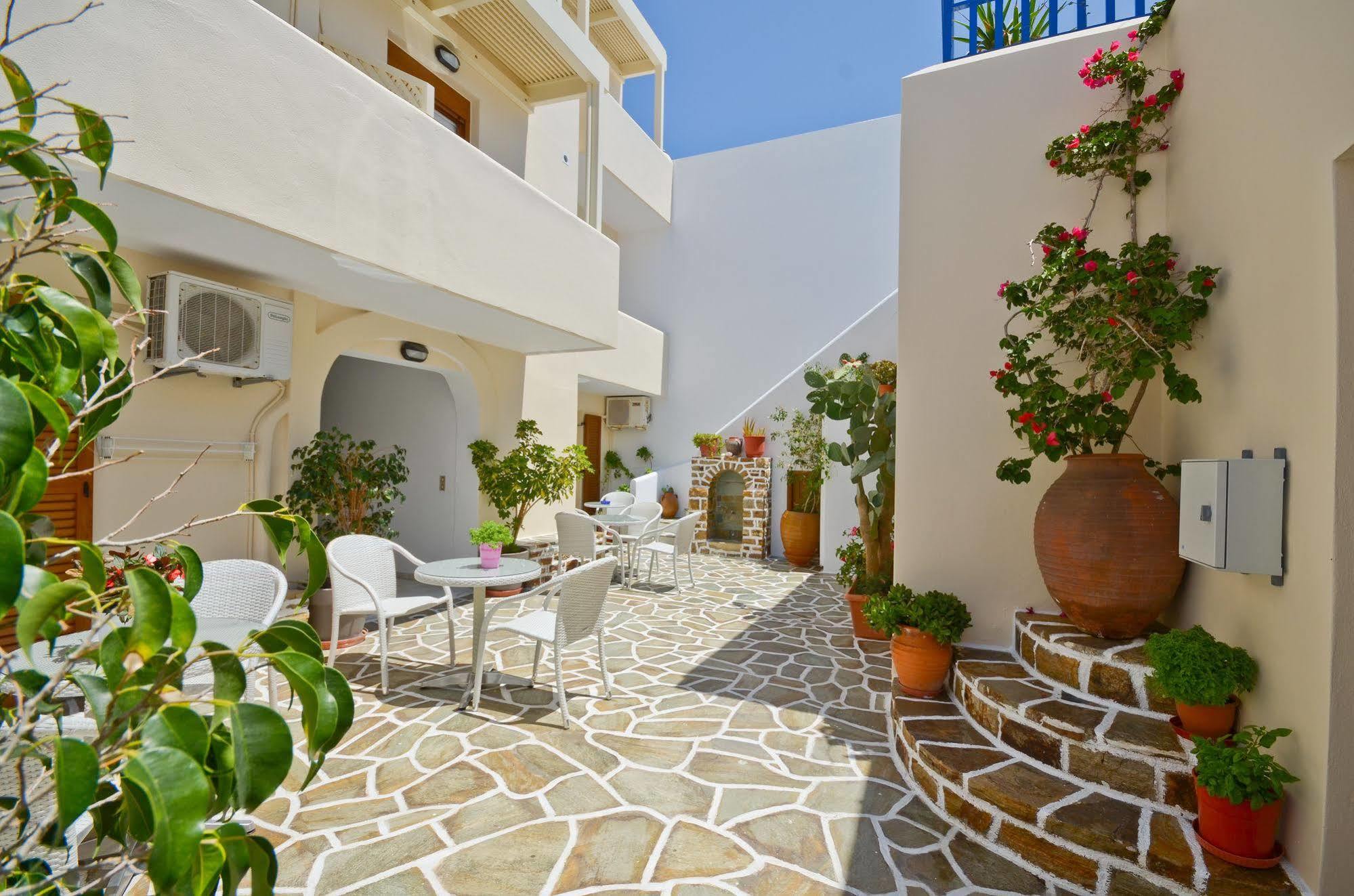 Margo Studios Naxos City Exteriör bild